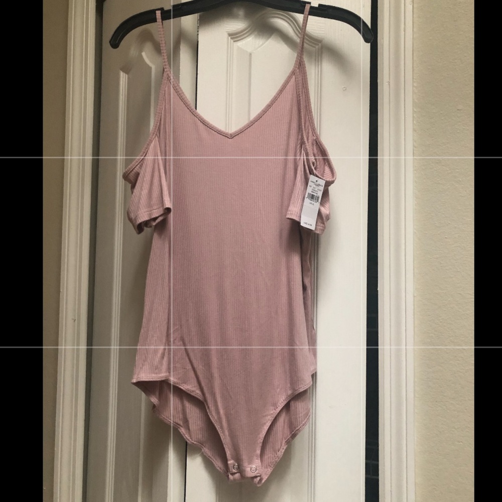 American Eagle NWT cold shoulder bodysuit size XL